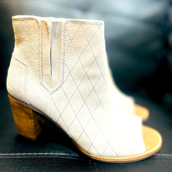 TOMS Majorca Grey Suede Peep Toe Block Heel zip up Bootie Size Women's W8 - Picture 2 of 10